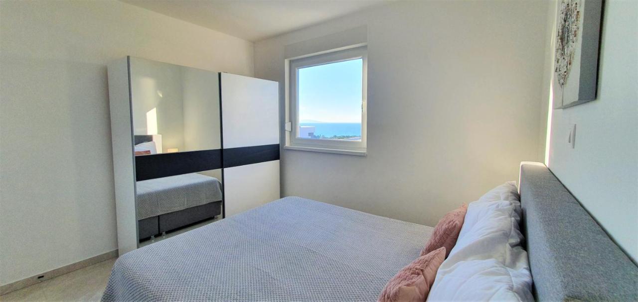 Seahorse Luxury Apartment With Pool And Sea View Novalja Zewnętrze zdjęcie