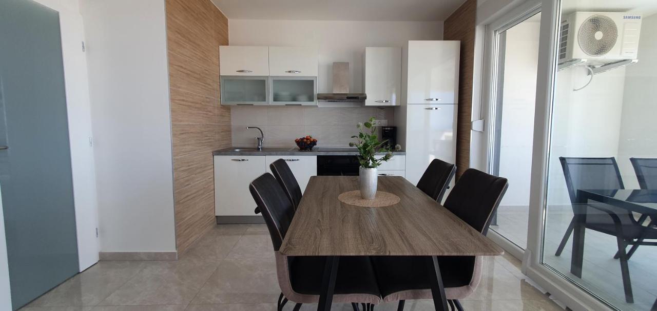 Seahorse Luxury Apartment With Pool And Sea View Novalja Zewnętrze zdjęcie